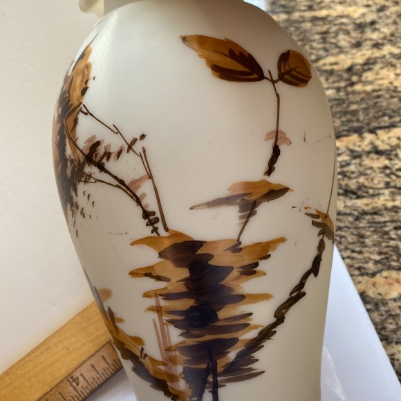 Hand painted glass crested ruffle top vase - Picture 10 of 10
